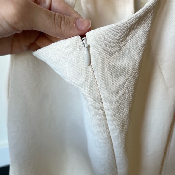 NWT NEVER BEEN WORN ARITZIA WILFRED OFF WHITE DRESS WITH BEAUTIFUL BOW DETAILING - Picture 6 of 7